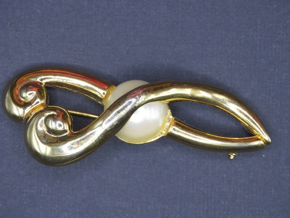 Vintage Brooch Swirl Pin Gold Tone With Faux Pearl 3